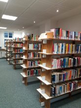 Innenaufnahme der Bücherei