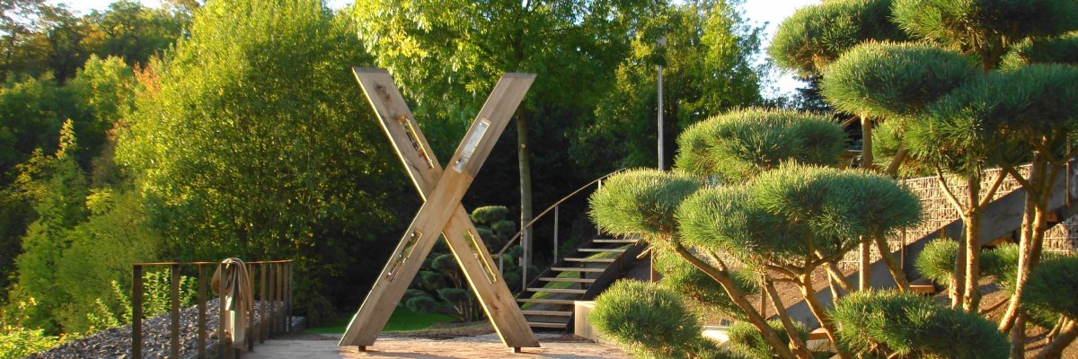 Kreuzungspunkt der ArsNatura-Wanderwege X8 und X3
